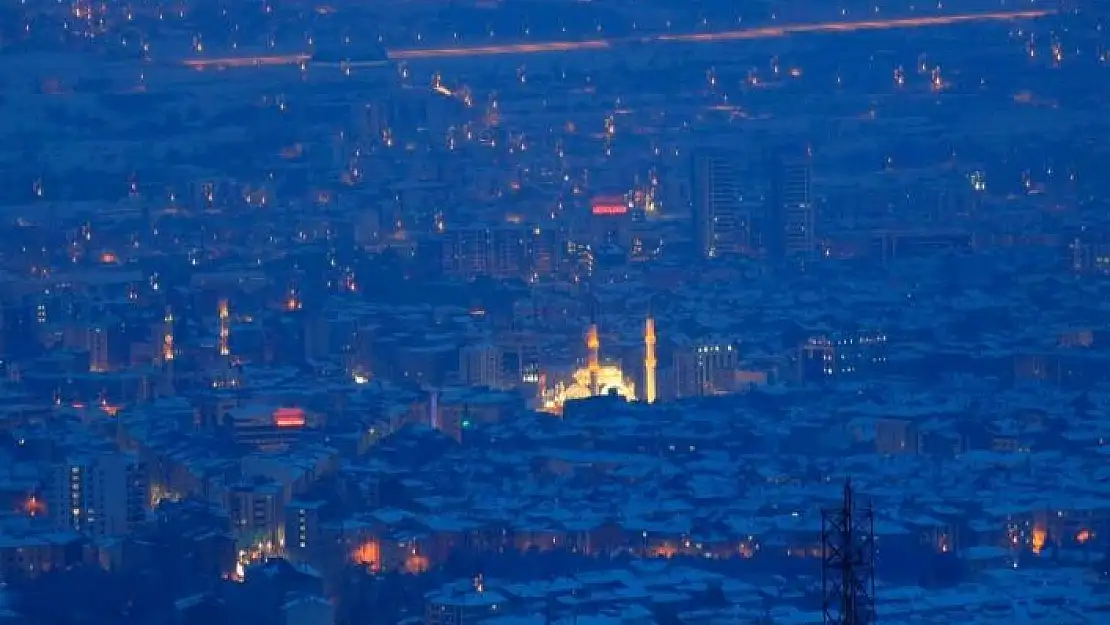 'Karla kaplanan Harput´ta gece ışıkları ile görsel şölen'