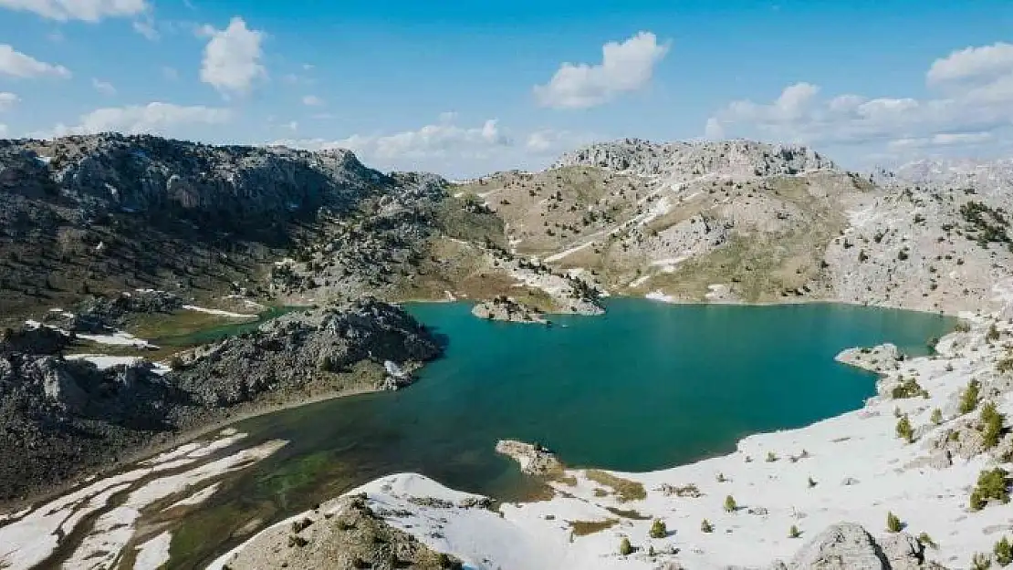 'Karlar eridi Karagöl hayran bıraktı'