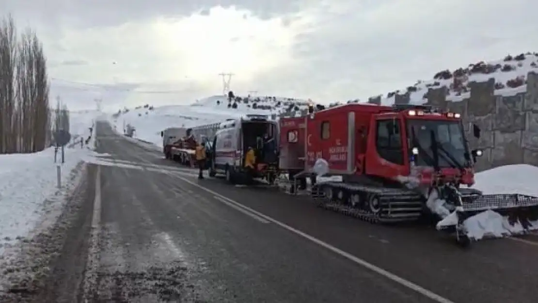 'Karlı bölgedeki kalp hastasına paletli ambulans ile ulaşıldı'