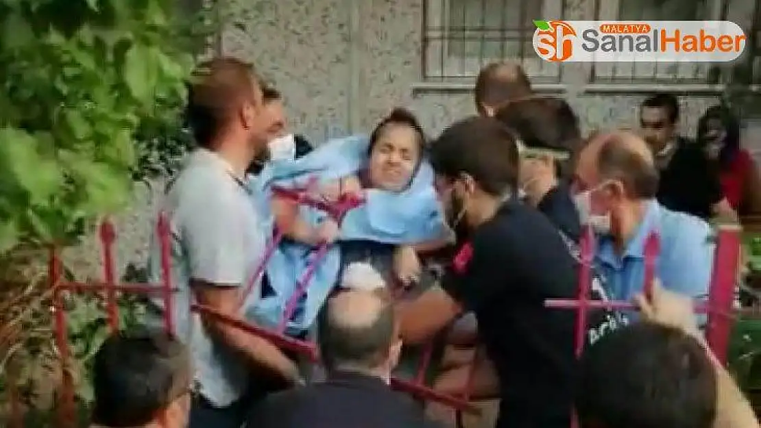Malatya´da Karnına saplanan demirle hastaneye kaldırıldı