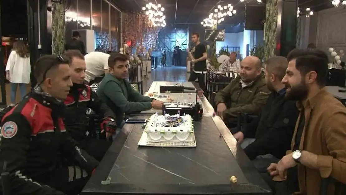 'Kavga ihbarında bulunup, polislerin gününü kutladılar'