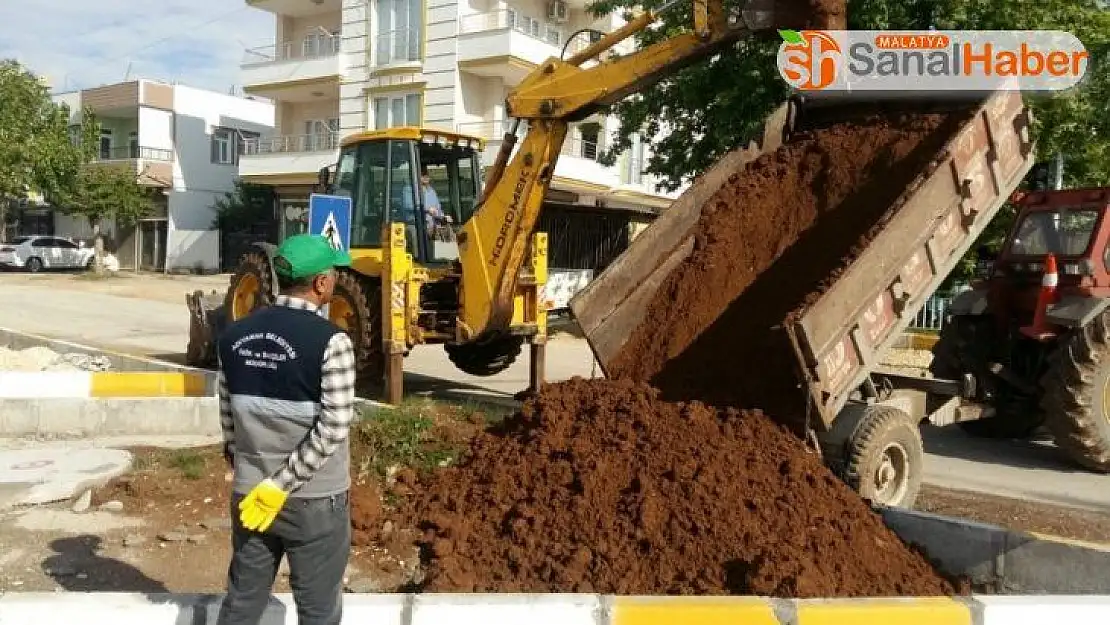 Kavşak ve refüjlerde düzenleme çalışması