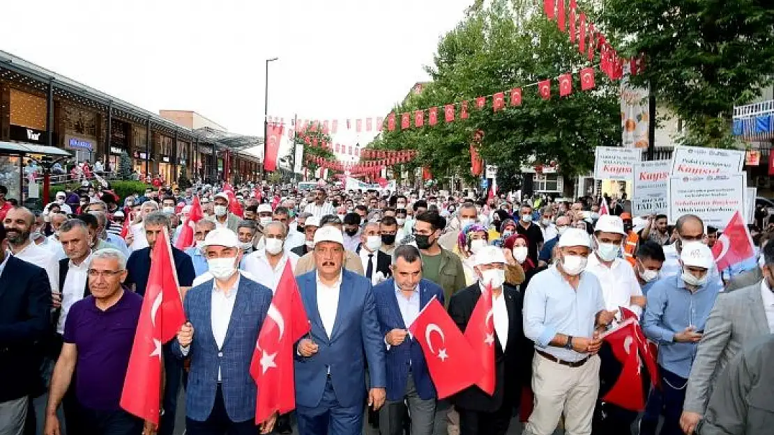 'Kayısı festivalinde kortej yürüyüşüne yoğun ilgi'