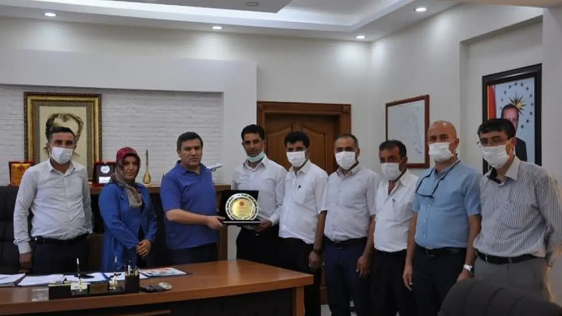 'Kaymakam Bedirhan İmamoğlu´na plaket'