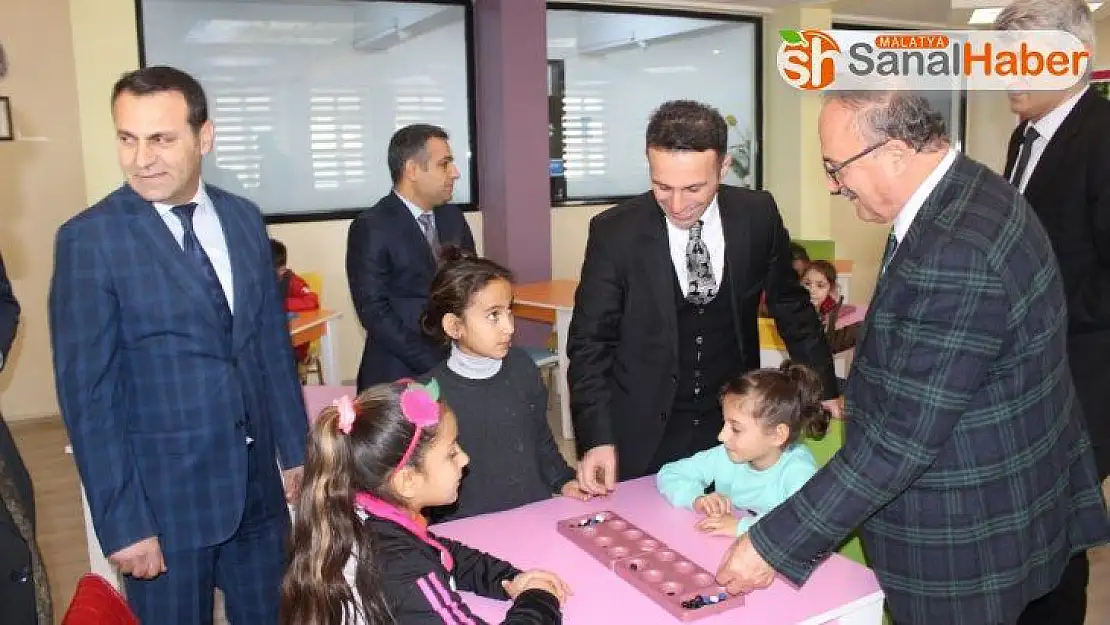 Kaymakam Doğan, Atatürk İlkokulunda incelemelerde bulundu