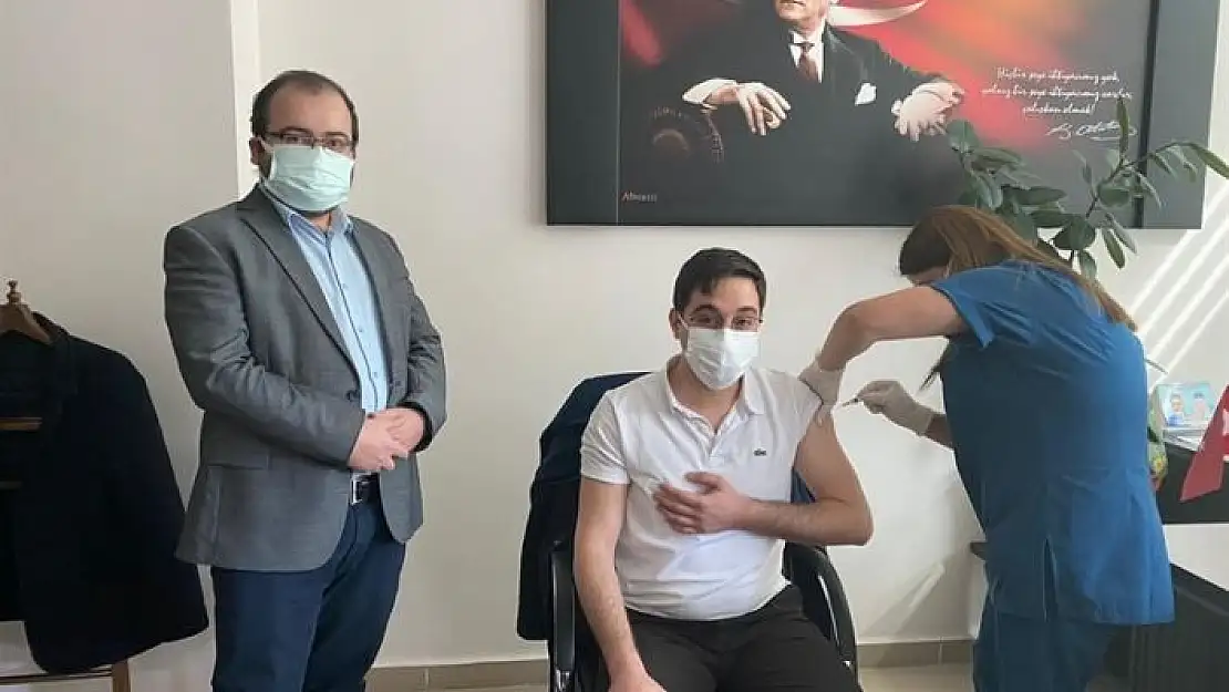 'Kaymakam Öztaş aşı oldu'