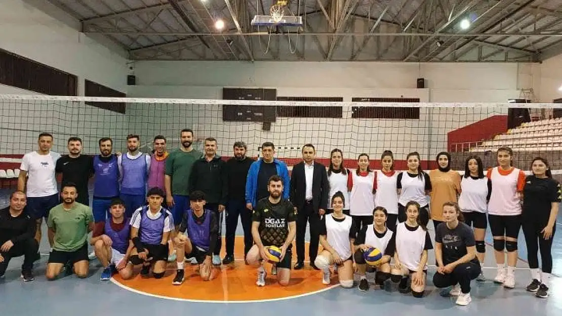 'Kaymakam Partal voleybol sporcularına moral verdi'