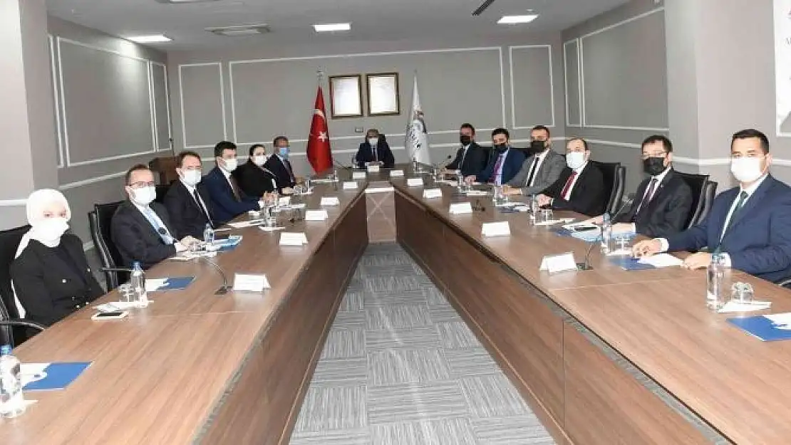 'Kaymakamlar,  Vali Mahmut Çuhadar başkanlığında toplandı'