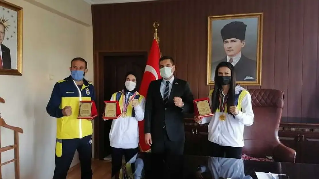 'Kaymam Böçkün´den şampiyonlara plaket'