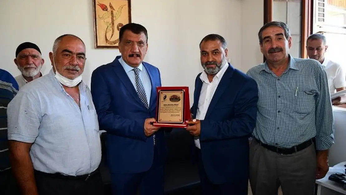 'Kaynarca´da 4 bin dönüm araziyi suya kavuştu'