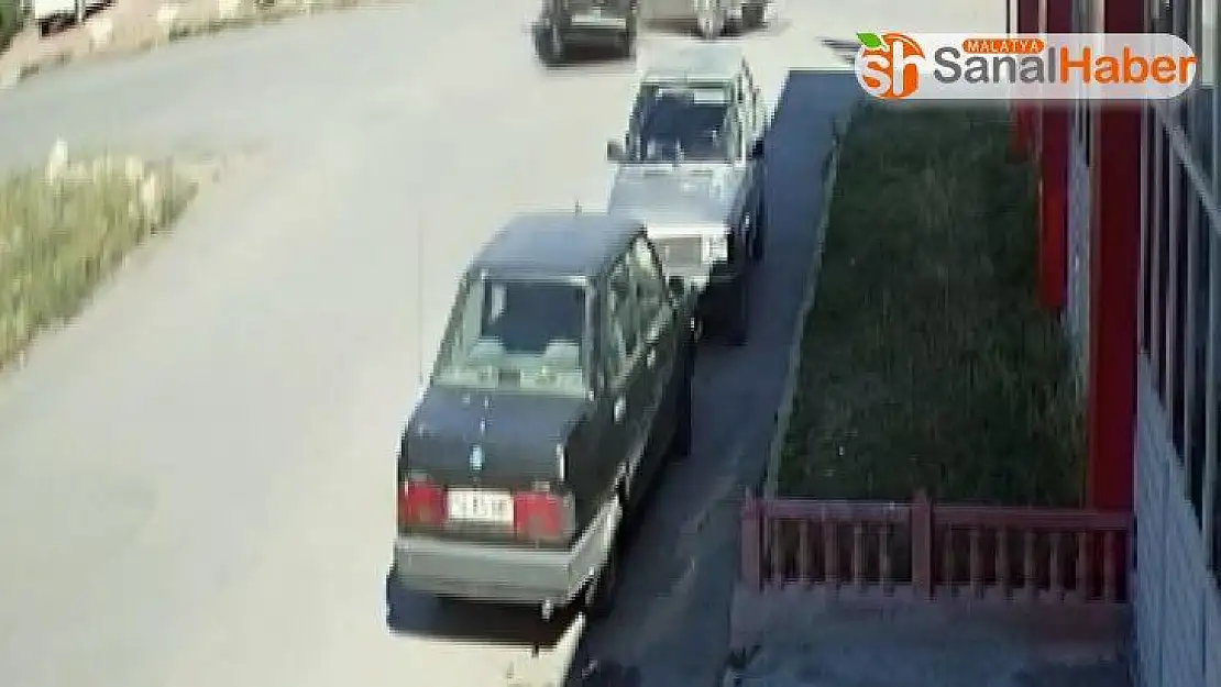 Kaza anı güvenlik kamerasında