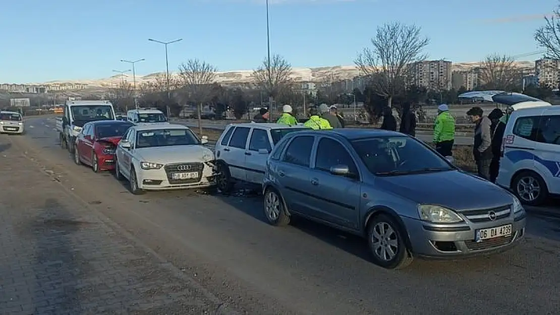 'Kaza kazaya neden oldu, 10 araç birbirine girdi'