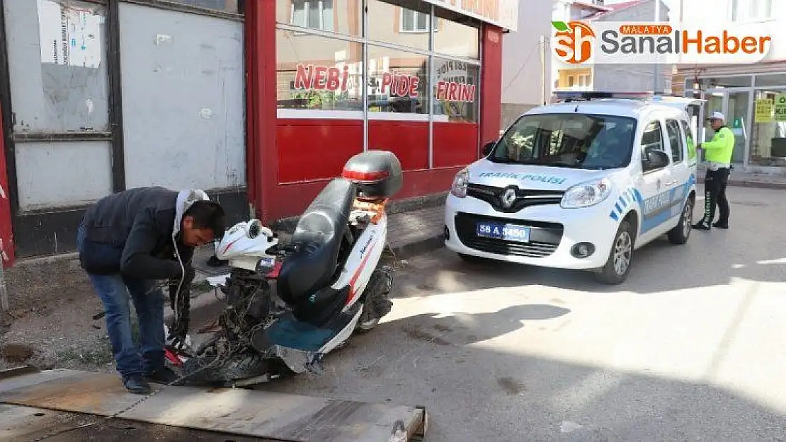 Kaza yaptı, motosikleti bırakıp kaçtı