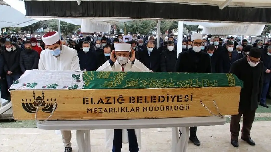 'Kazada hayatını kaybeden 12 yaşındaki Sude, son yolculuğuna uğurlandı'
