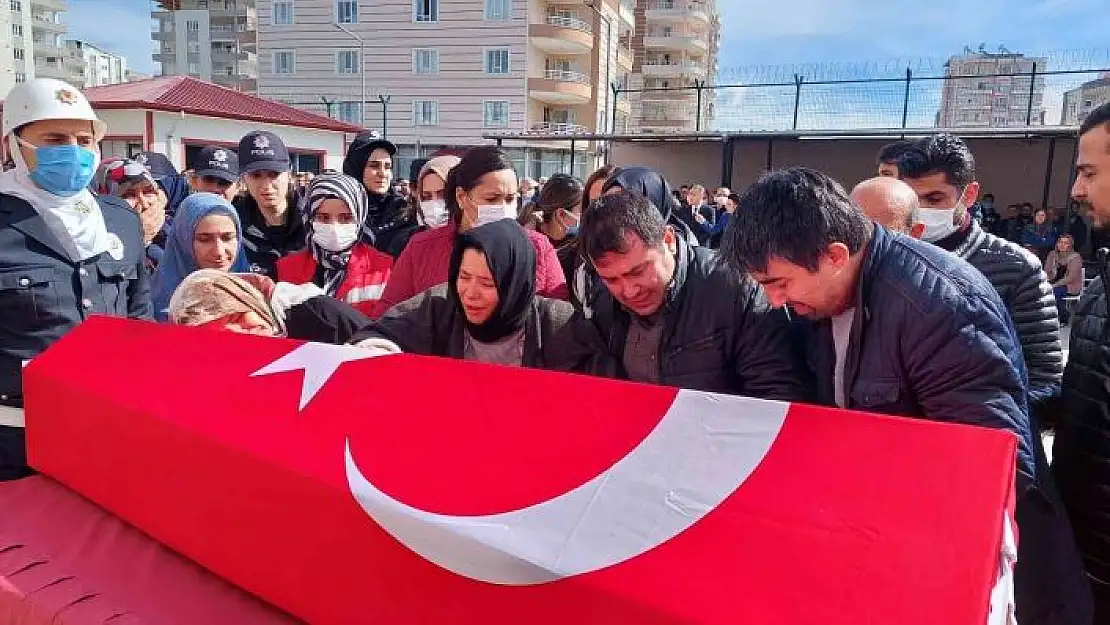 'Kazada şehit olan polis memuru Eyüp Saz memleketine uğurlandı'