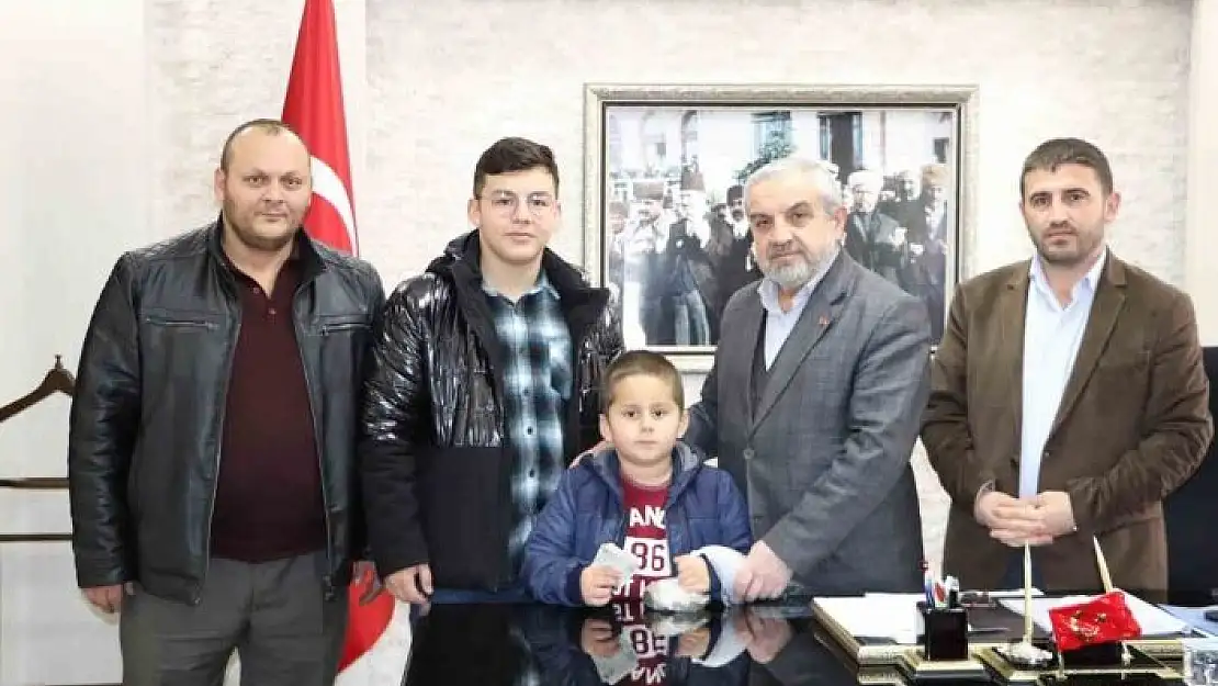 'Kendi küçük, yüreği büyük'