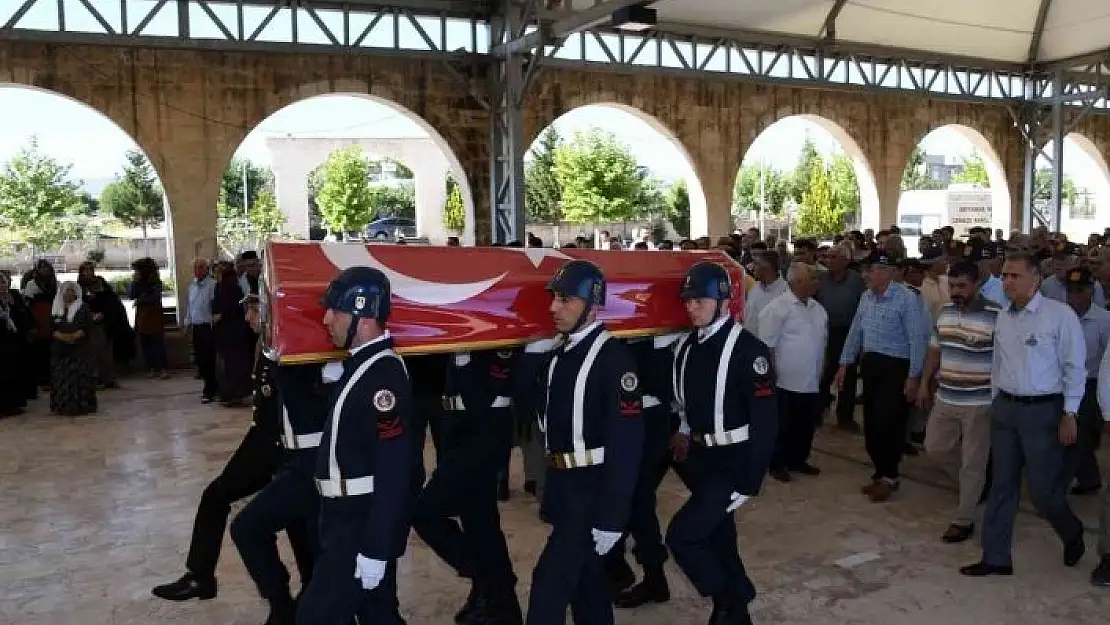 'Kıbrıs Gazisi Abdullah Taştaş son yolculuğuna uğurlandı'