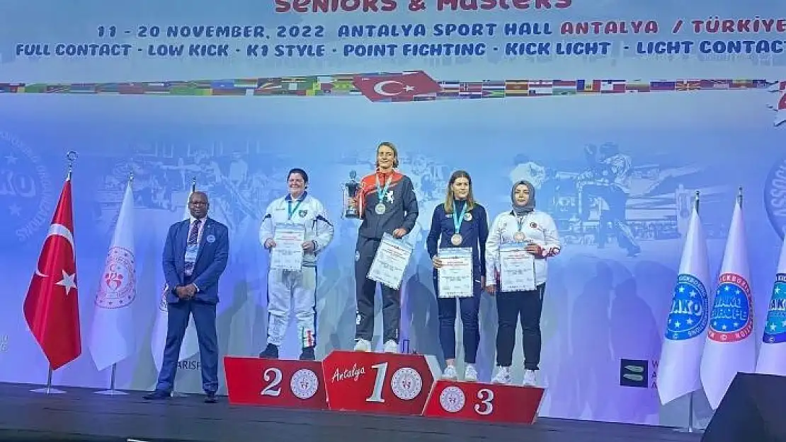 'Kick Boks sporcusu Şeyma´dan Avrupa gururu'