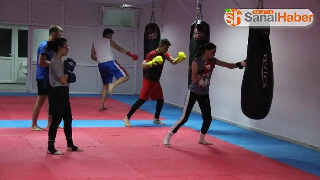Kick boksta söz sahibi Elazığ