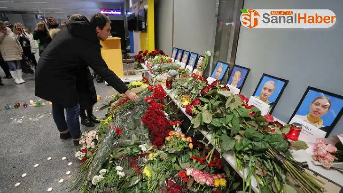 Kiev'de İran'daki uçak kazasında hayatını kaybedenler anıldı