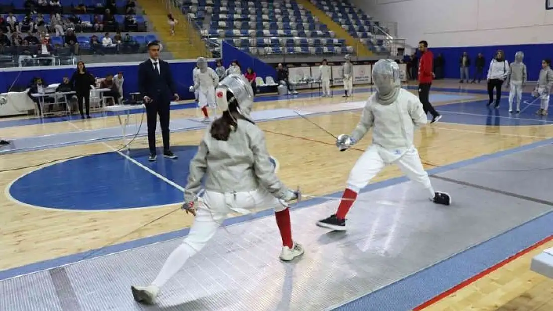 'Kılıçları bölge şampiyonluğu için çektiler'