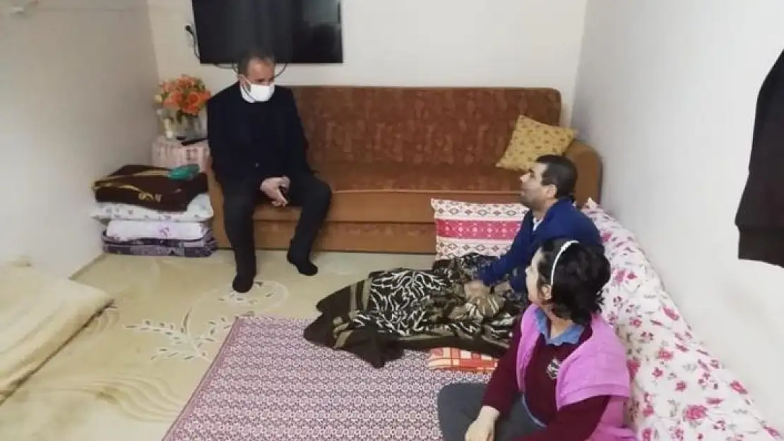 'Kılınç, ihtiyaç sahibi ailelerle bir araya geldi'