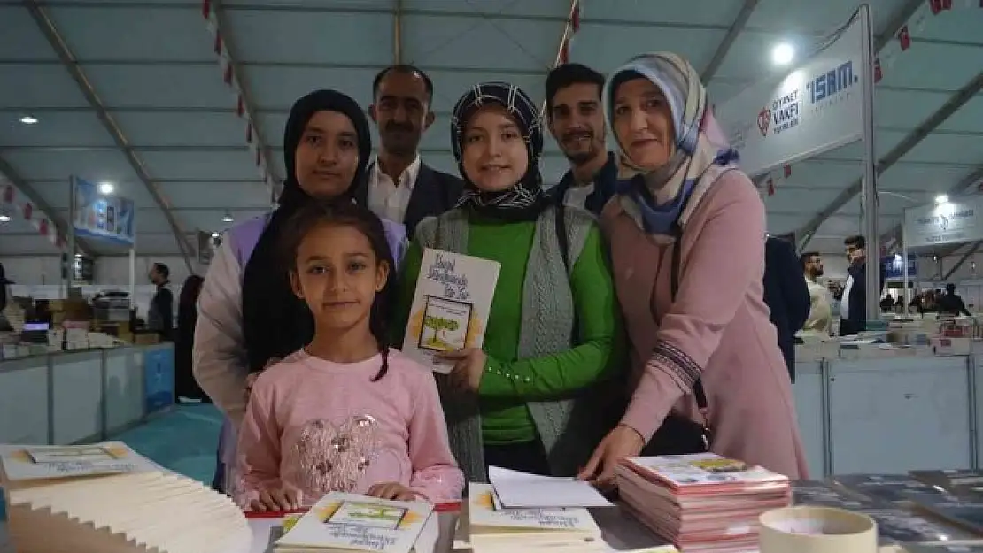 'Kitap fuarının en küçük yazarı'