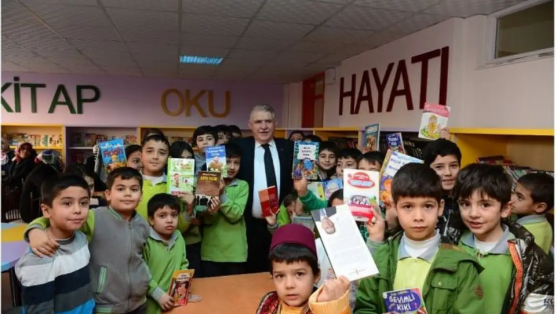 'Kitap okuyanlara kitap ödülü'