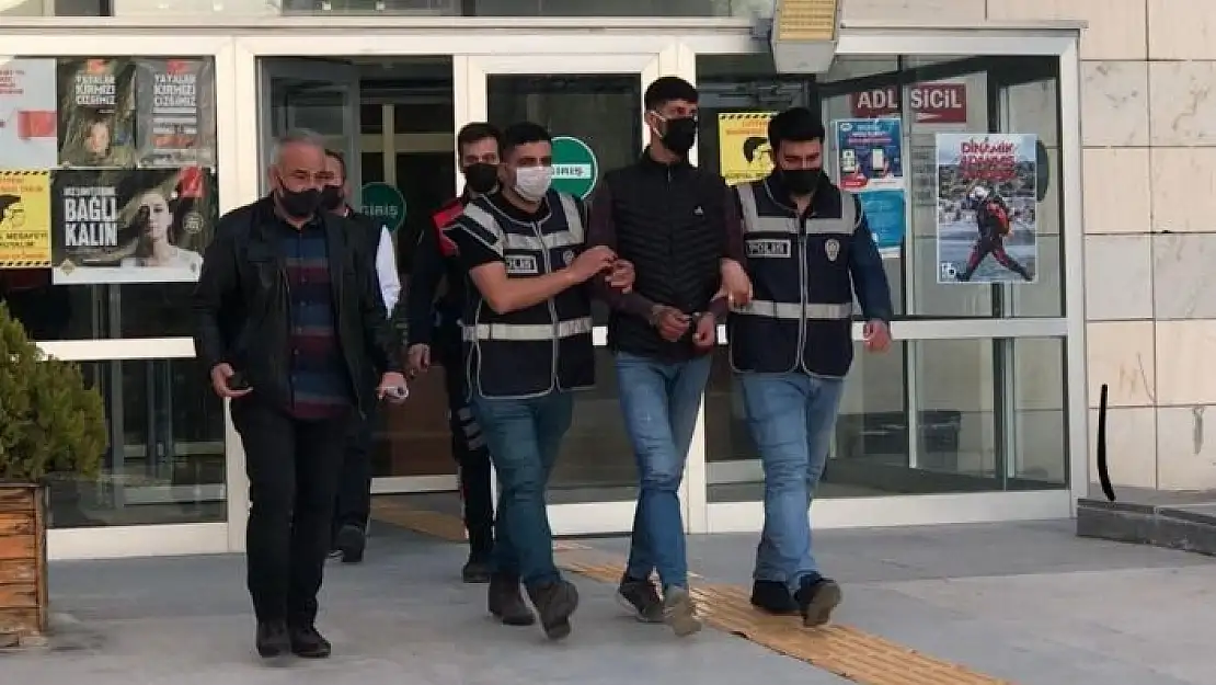 'Kız arkadaşını 10 bıçak darbesiyle öldürmüştü, mahkemede 24 yıl ceza alınca hüngür hüngür ağladı'
