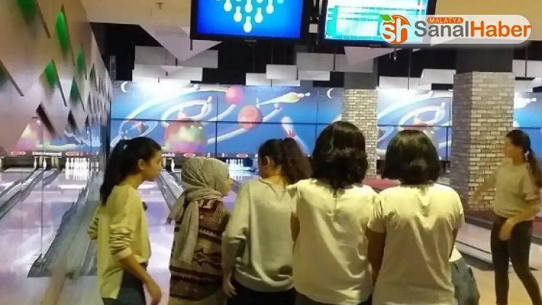 Kız çocukları eğlendi