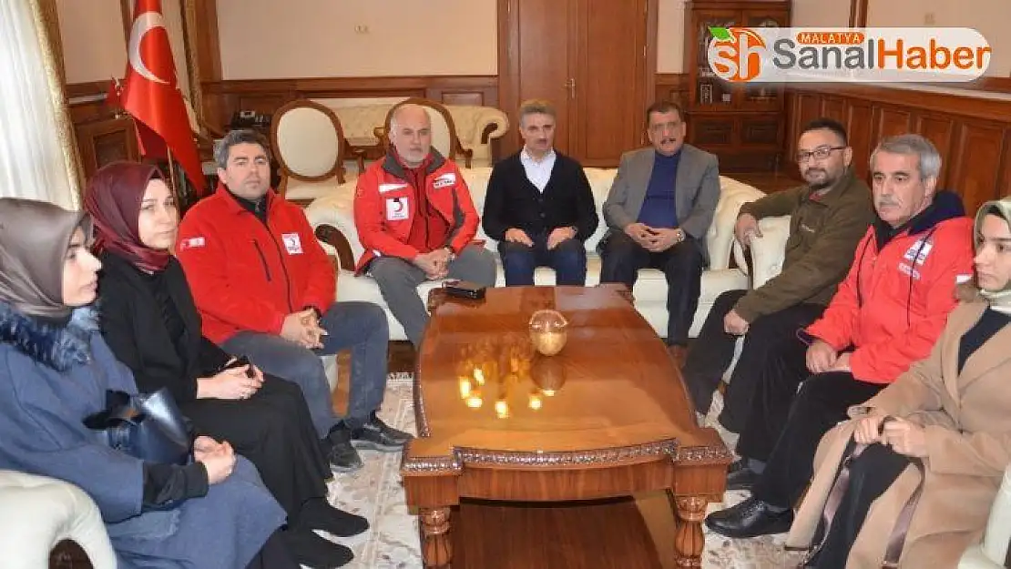 Kızılay Genel Başkanı Kınık, Vali Baruş'u ziyaret etti