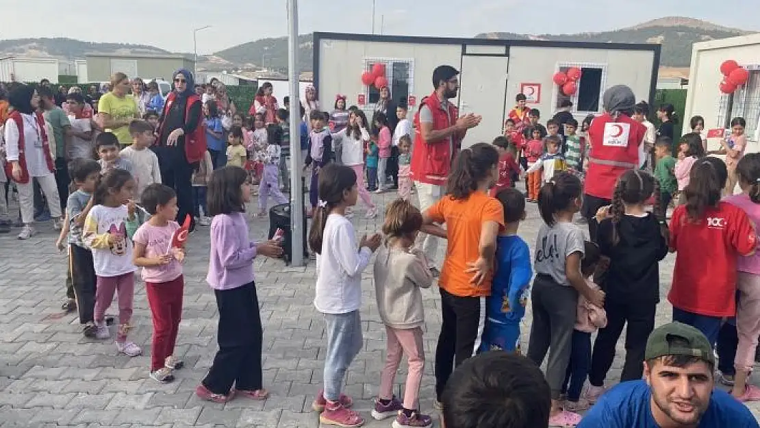 'Kızılay Haftası etkinliğinde depremzede çocuklar doyasıya eğlendi'