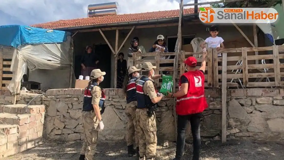 Kızılay Jandarma işbirliği ile bayramlık