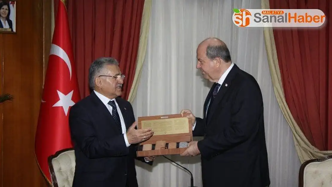 KKTC Başbakanı Tatar, Kayseri Belediye Başkanı Büyükkılıç'ı kabul etti