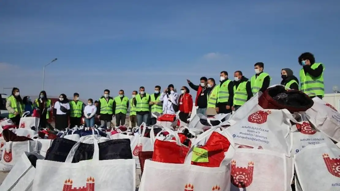 'Konteyner kentte kalan bin 23 depremzede çocuğa kışlık hediye'