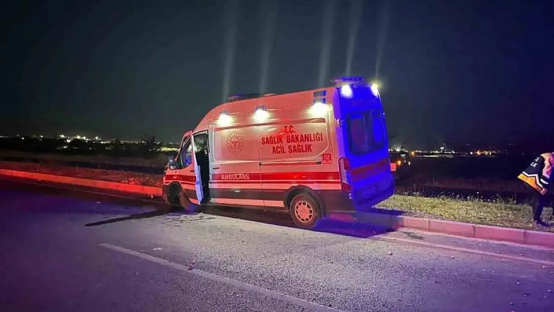 'Kontrolden çıkan ambulans refüje çıktı: 4 yaralı'