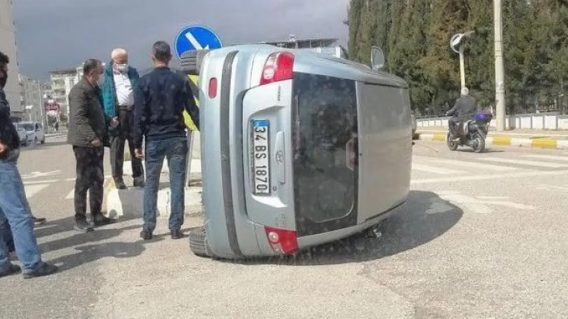 'Kontrolden çıkan otomobil takla attı'