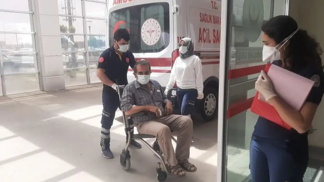 'Kontrolden çıkan traktör şarampole girdi: 1 yaralı'