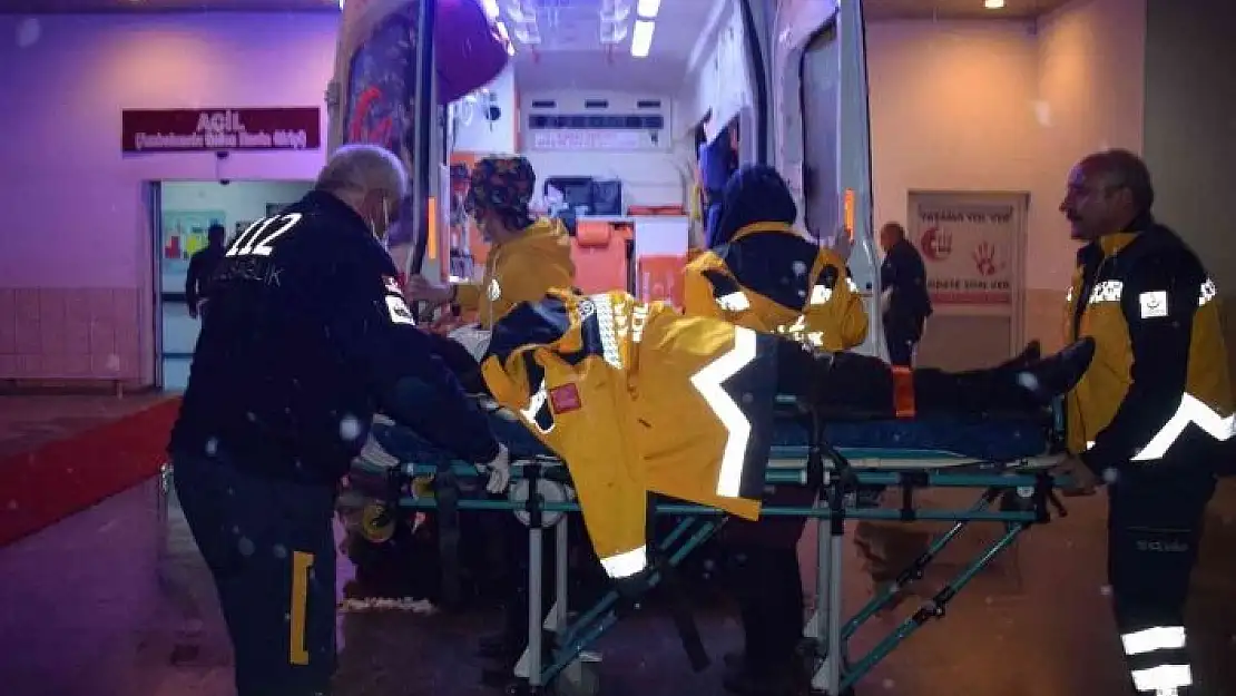 'Kontrolden çıkan yolcu otobüsü devrildi: 2 yaralı'