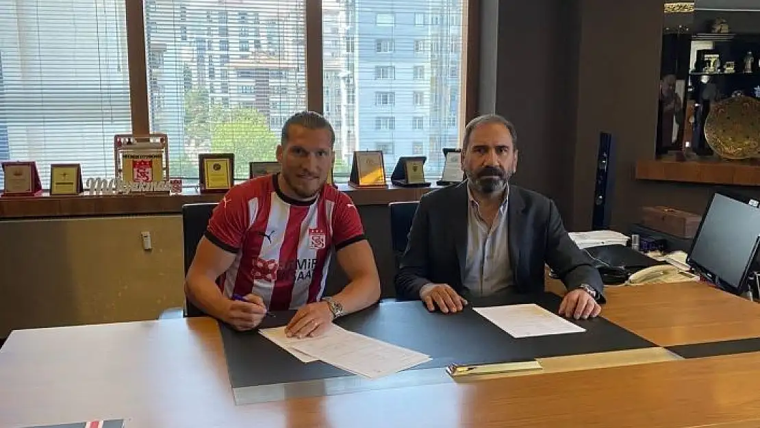 'Koray Altınay resmen Sivasspor´da'