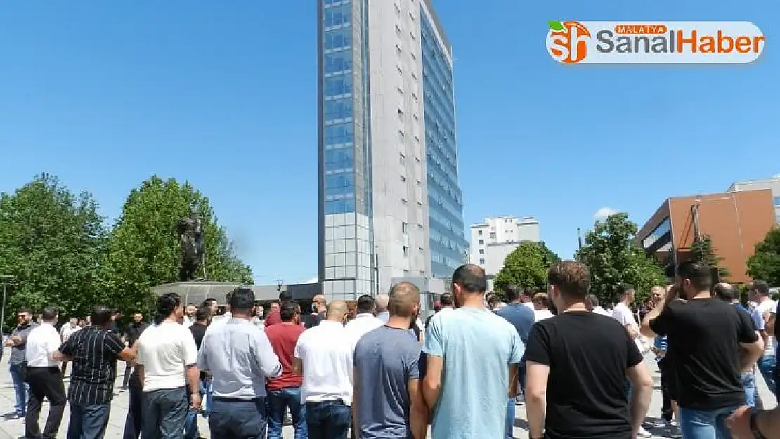 Kosova'da düğün yasağının kaldırılması için hükümete çağrı