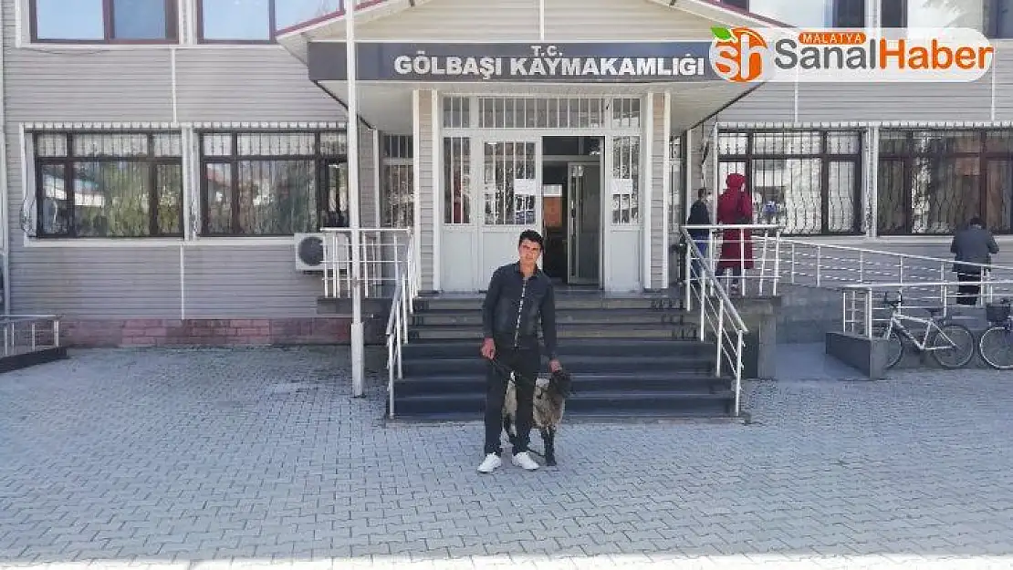 Koyununu 'Biz bize yeteriz' kampanyasına bağışladı