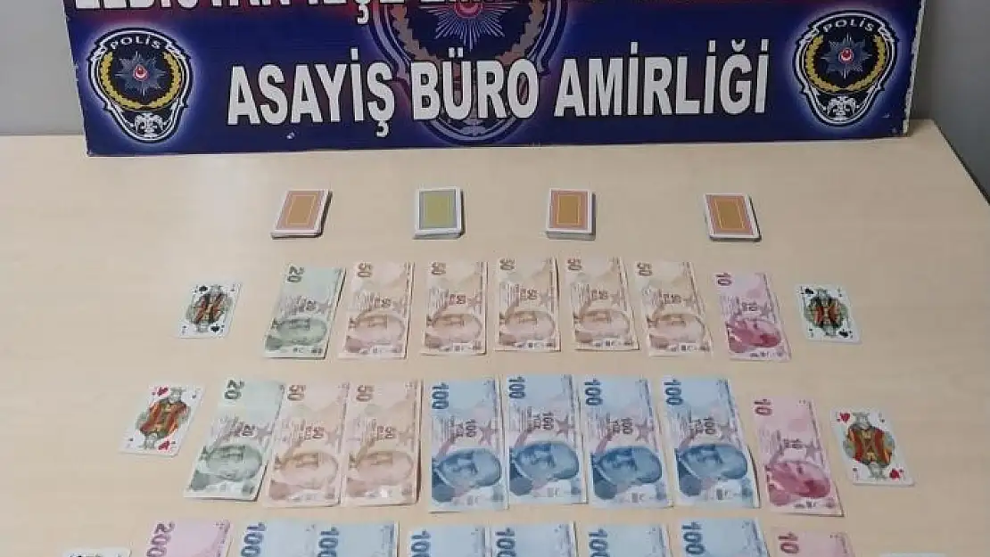 'Kumar oynarken suçüstü yakalanan 4 kişiye 7 bin 276 lira ceza'