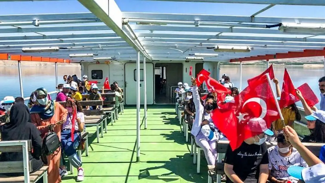 'LGS öğrencilerine feribot turu'