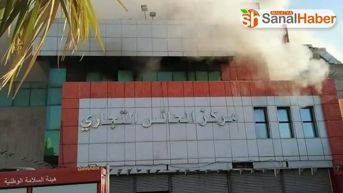 Libya'da alışveriş merkezinde yangın