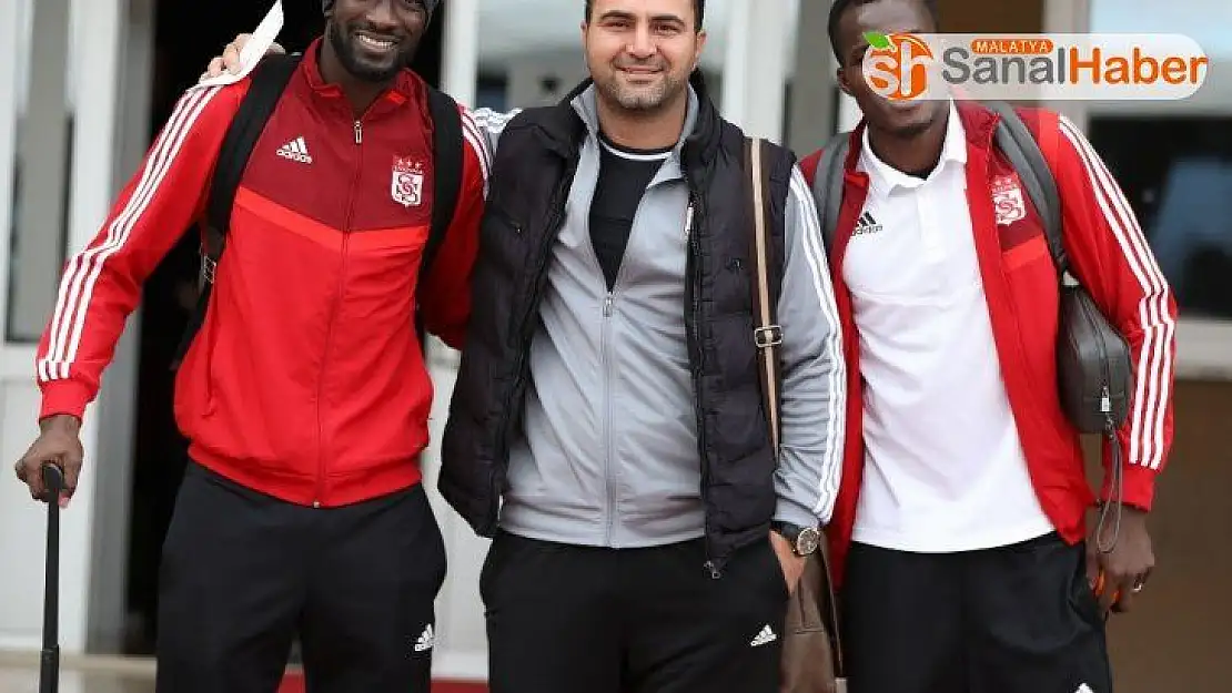 Lider Sivasspor, kupa maçı için İstanbul'a gitti