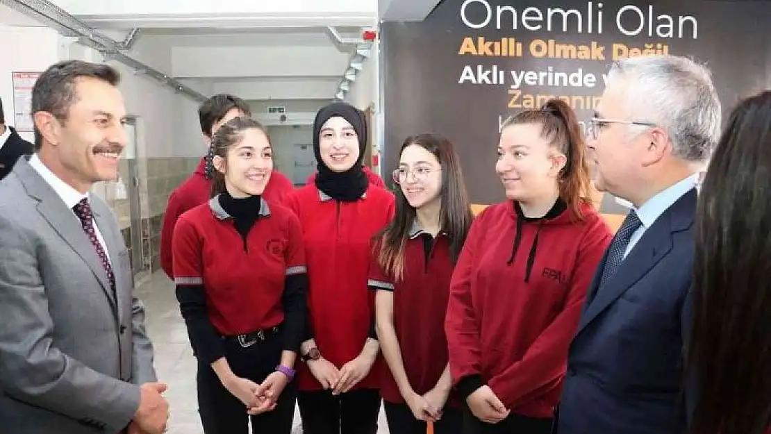 'Lisede `Matematik Koridoru´ oluşturuldu'