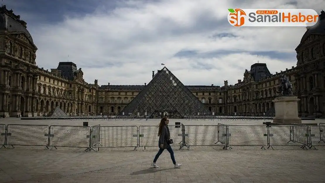 Louvre Müzesi açılmaya hazırlanıyor