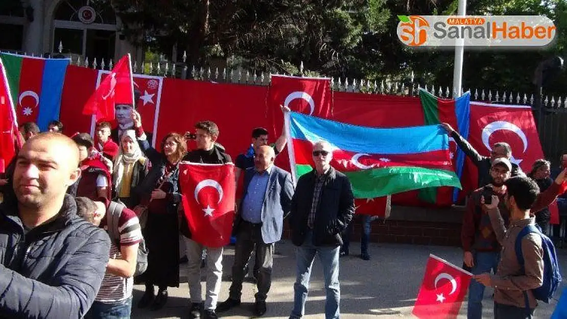 Macaristan'daki Türkler'den YPG/PKK yandaşlarına tepki