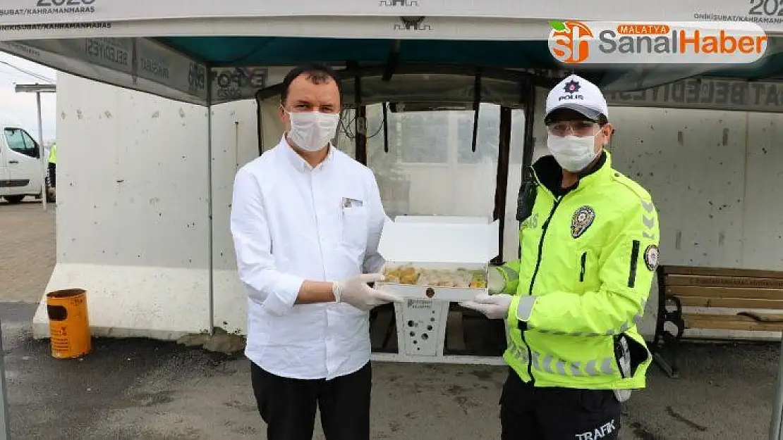 MADO'dan polislere tatlı ikramı